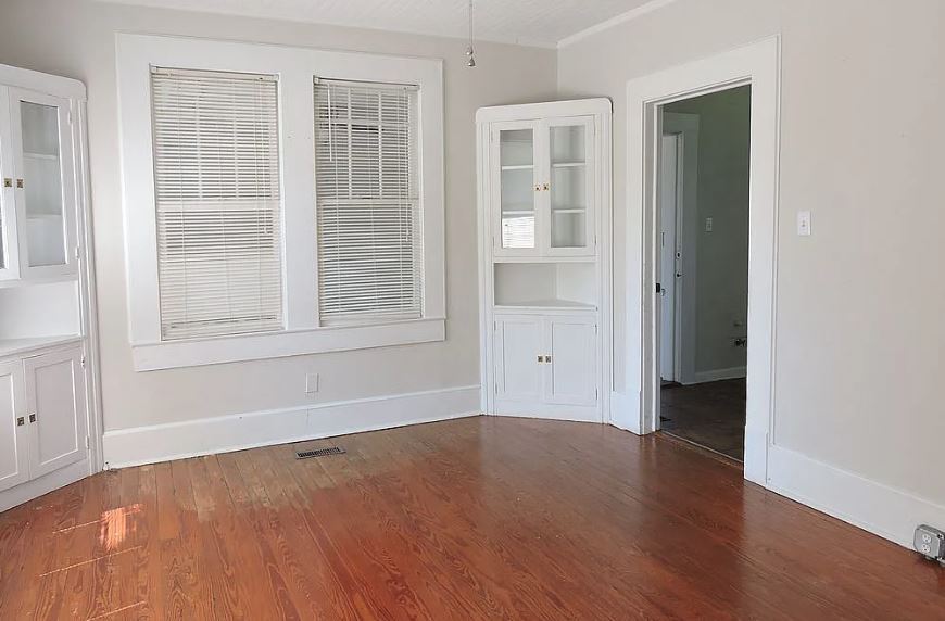 More Photos Of 2218 Mahan Dr, Tallahassee Office Residential For Sale