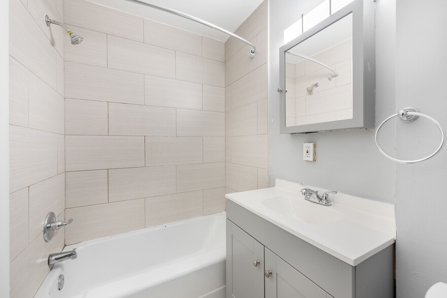 More Photos Of 2015 Walnut St, Philadelphia Apartments For Sale