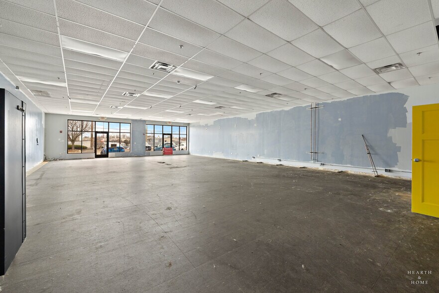 More Photos Of 450 N Route 31, Crystal Lake Fast Food For Lease