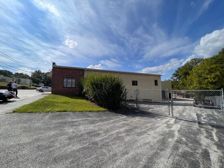 More Photos Of 179 Pennsylvania Ave, Malvern Warehouse For Lease