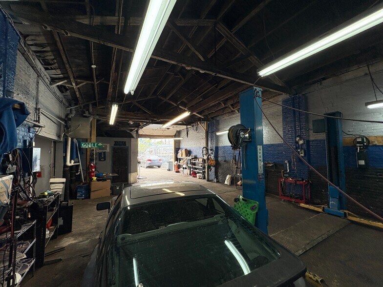 More Photos Of 399 Mccarter Hwy, Newark Auto Dealership For Lease