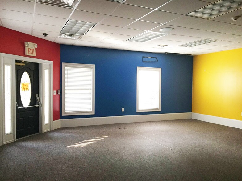 More Photos Of 1400 Buford Hwy, Buford Office For Lease