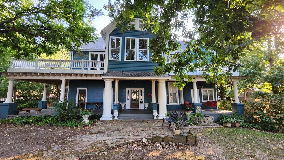 More Photos Of 224 W Chickasaw St, Tahlequah Hospitality For Sale