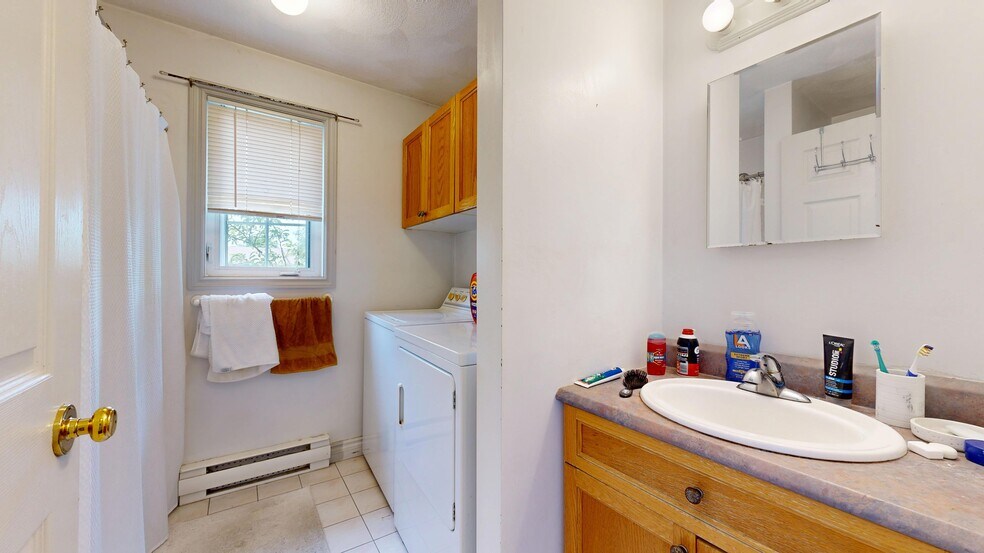 More Photos Of 487 Humphrey St, Swampscott Office For Sale