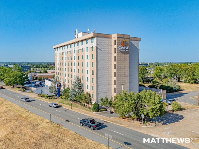 More Photos Of 707 Interstate 30, Little Rock Hotel For Sale
