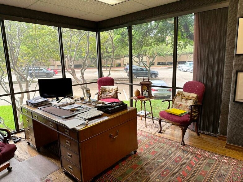 More Photos Of 8330-8350 Meadow Rd, Dallas Office For Sale