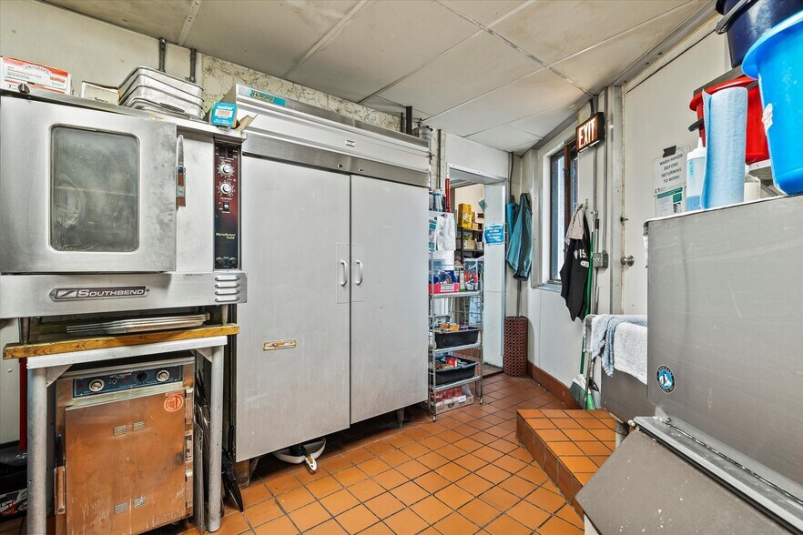 More Photos Of 6290 S Martin Rd, New Berlin Restaurant For Sale