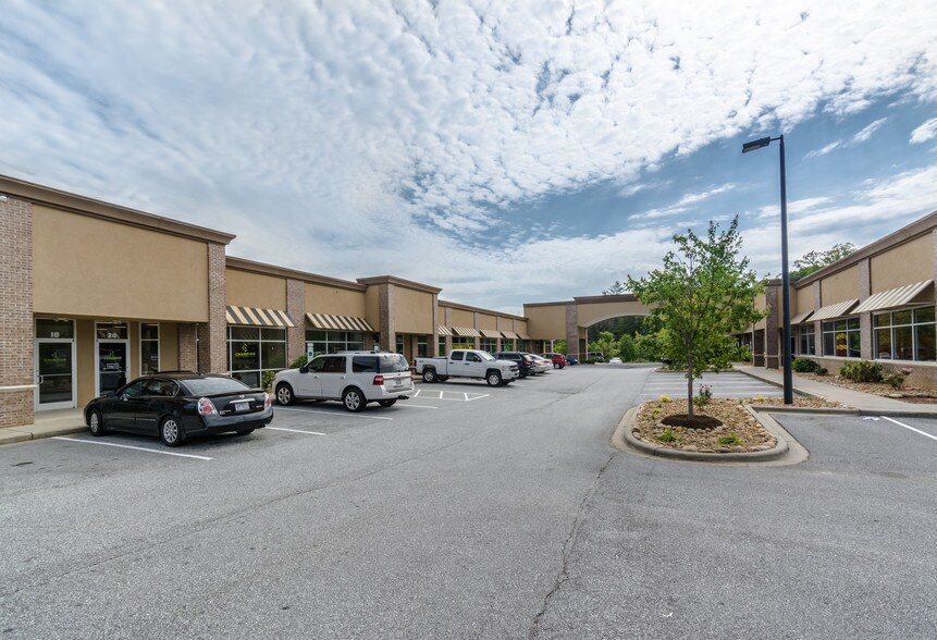 More Photos Of 2560-2570 Asheville Hwy, Hendersonville Unknown For Lease