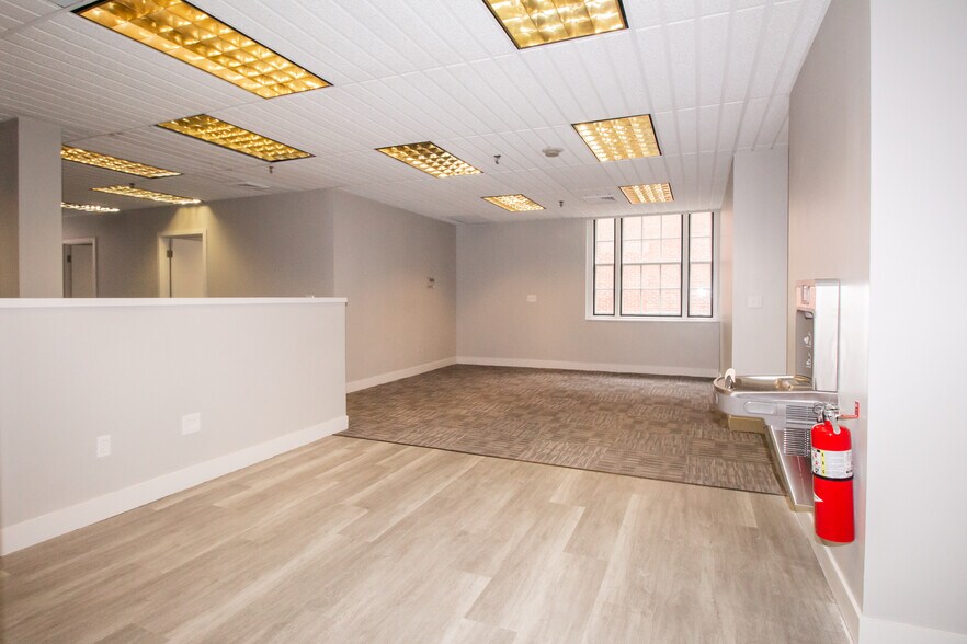 More Photos Of 8 Norwich St, Worcester Office For Lease