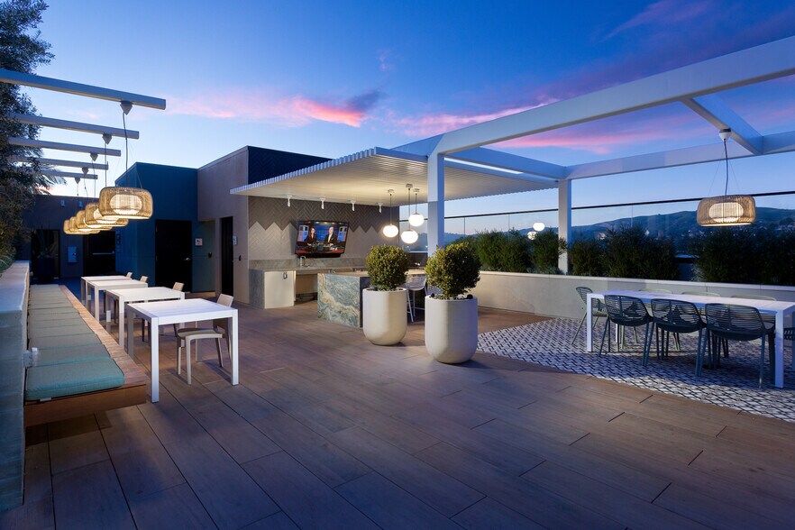 More Photos Of 185 S State College Blvd, Brea Apartments For Lease