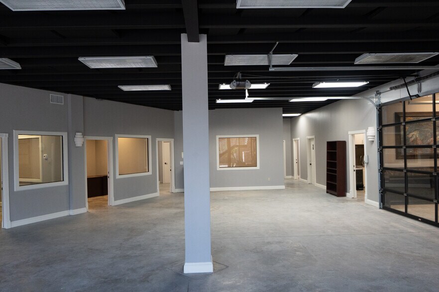 More Photos Of 12633 Shiloh Church Rd, Houston Warehouse For Sale