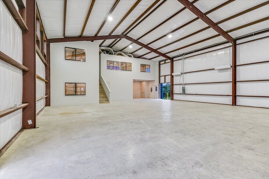 More Photos Of 15210 Fitzhugh Rd, Austin Warehouse For Sale