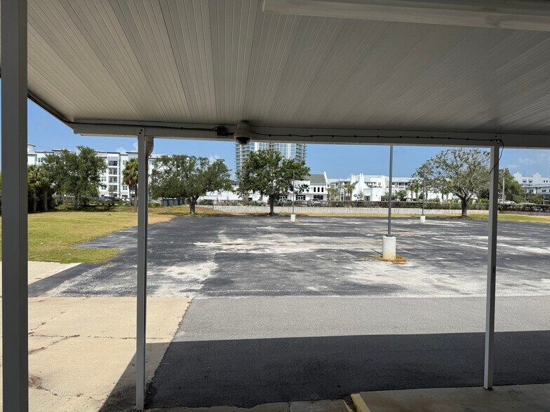 More Photos Of 5201 S West Shore Blvd, Tampa Warehouse For Lease