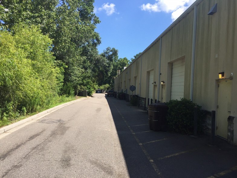 More Photos Of 2612 Larch Ln, Mount Pleasant Flex For Lease