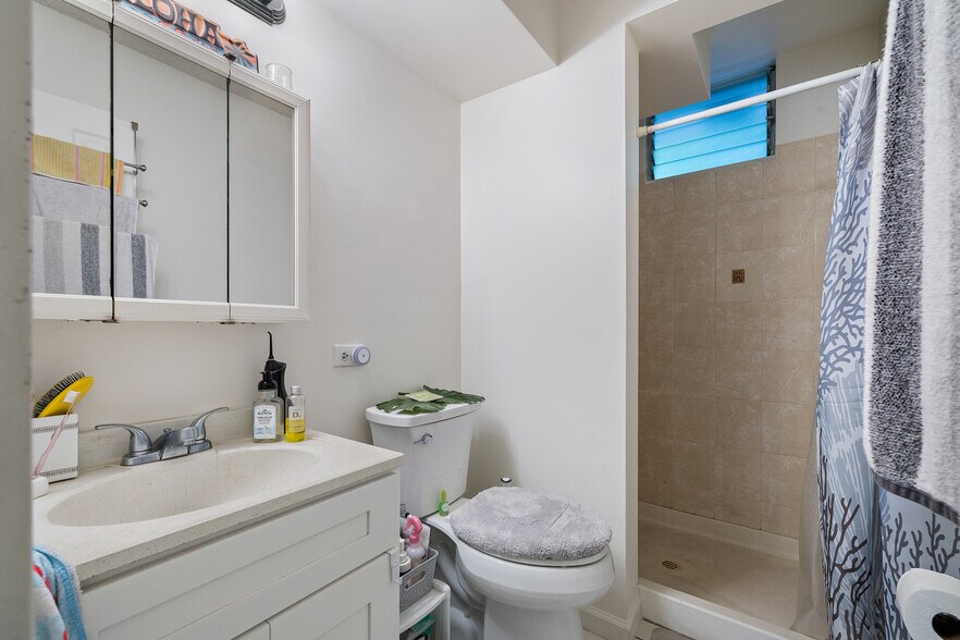 More Photos Of 437 Namahana St, Honolulu Apartments For Sale