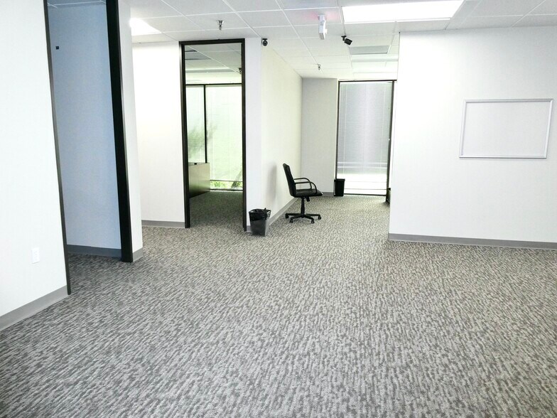 More Photos Of 15311 Vantage Pky W, Houston Unknown For Lease