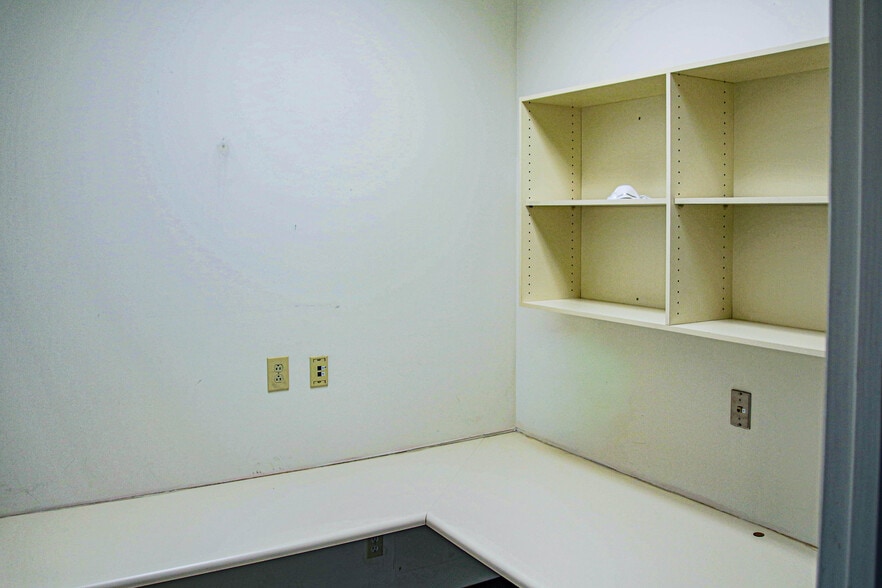 More Photos Of 1257 Sweeten Creek Rd, Asheville Office For Lease