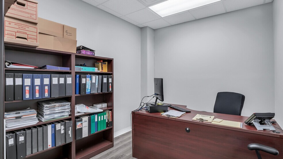 More Photos Of 484 Pelissier St, Windsor Office For Sale