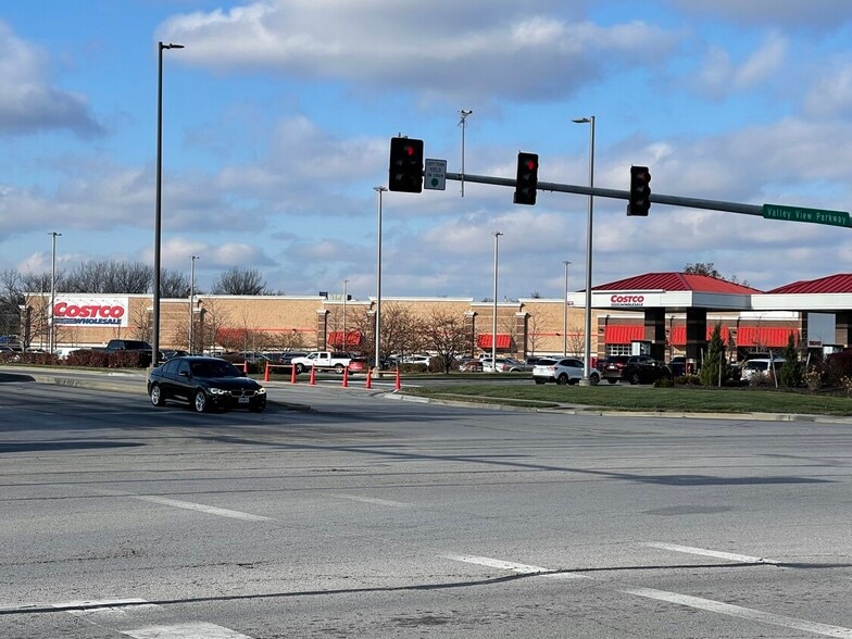 More Photos Of 18931 E Valley View Pky, Independence Storefront Retail Office For Lease
