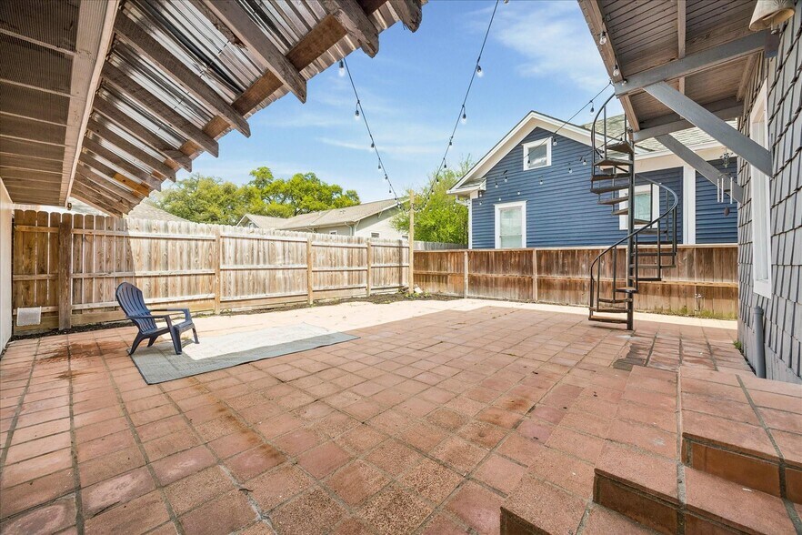 More Photos Of 1812 Kane St, Houston Office Residential For Sale