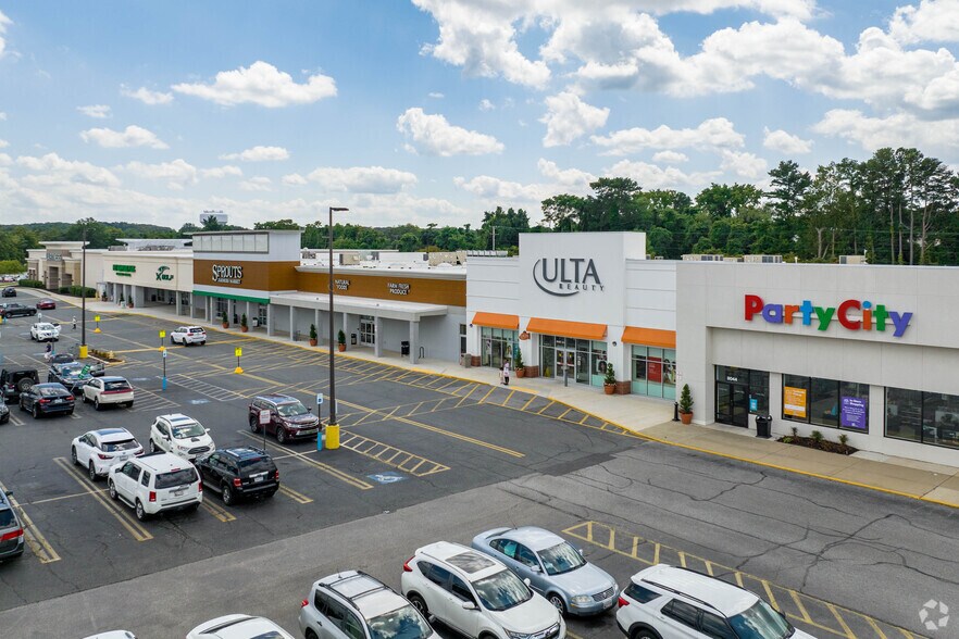 More Photos Of 8036-8160 Ritchie Hwy, Pasadena Freestanding For Lease