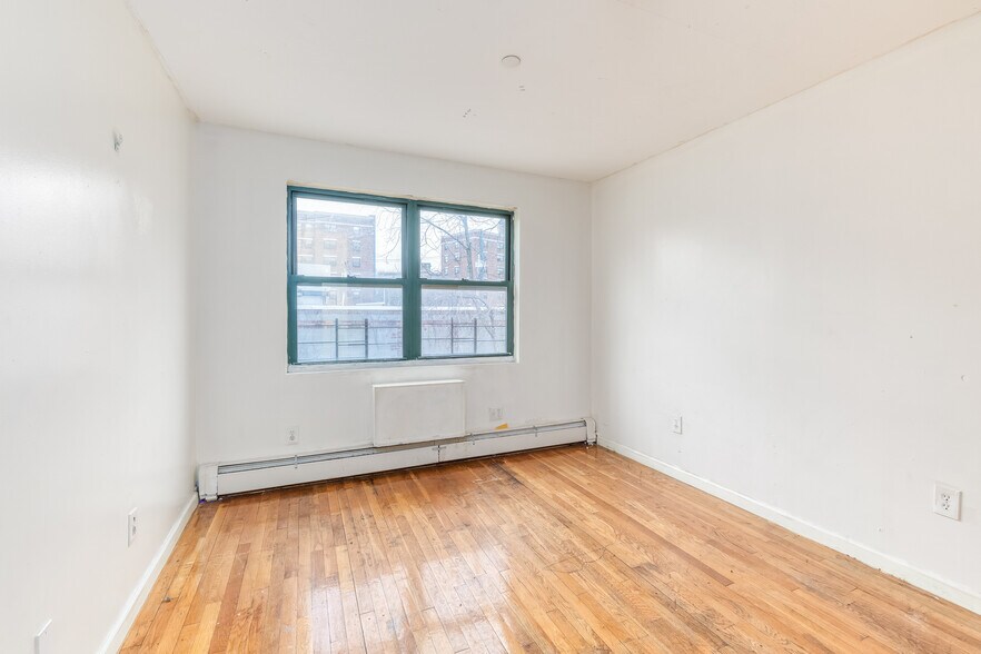 More Photos Of 311 Beach 53rd St, Far Rockaway Apartments For Sale