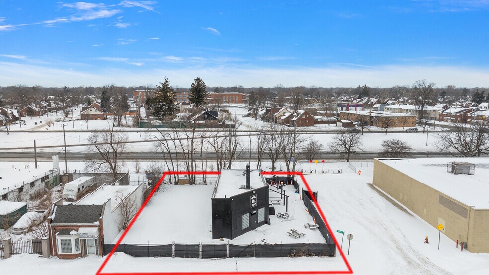 More Photos Of 16387–16395 Harper ave @ Harper Ave and Whittier Ave, Detroit Bar For Sale