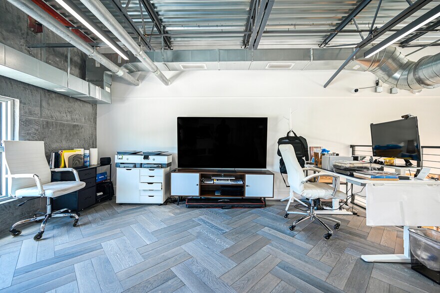 More Photos Of 7541 Biscayne, Miami General Retail For Lease