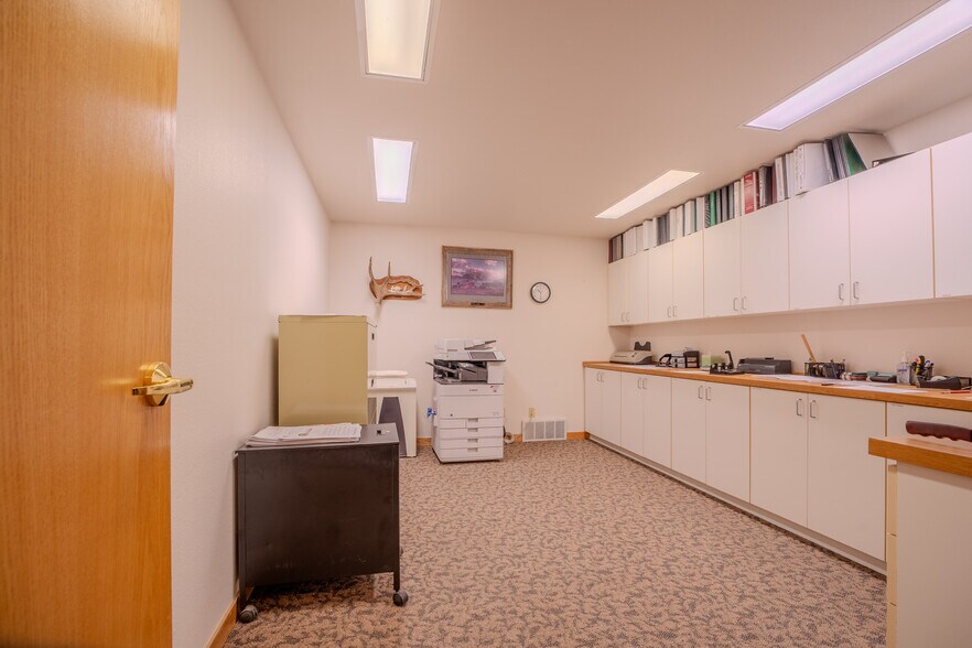 More Photos Of 890 N 2nd St, Lander Office For Sale