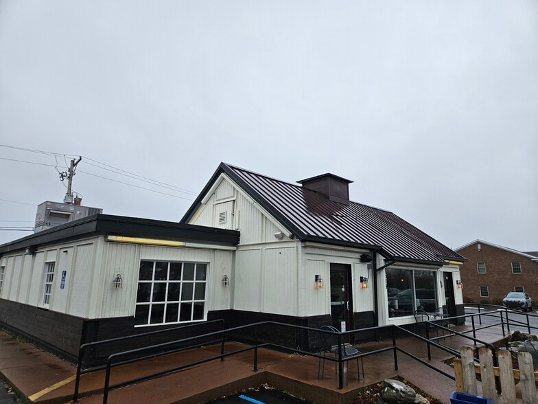 Primary Photo Of 2519 N 1st Ave, Evansville Fast Food For Lease