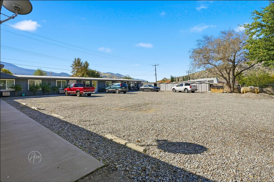 More Photos Of 2100 Crestview Ave, Lake Isabella Apartments For Sale