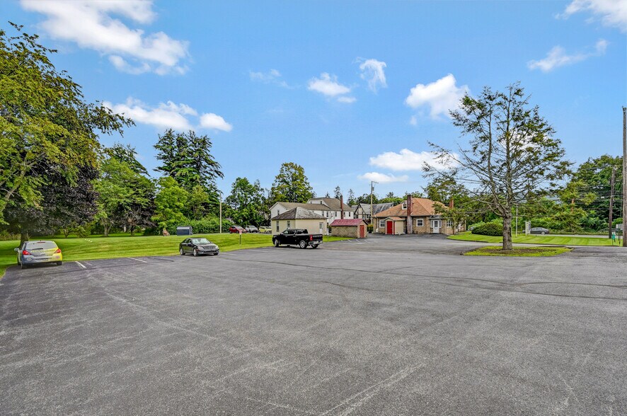 More Photos Of 149 Bond Ln, Brodheadsville Office Residential For Sale
