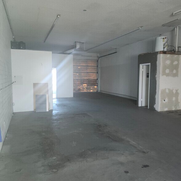 More Photos Of 1950 Commander Dr, Lake Havasu City General Retail For Lease