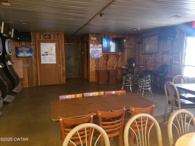 More Photos Of 1053 N Main St, Milan General Retail For Sale