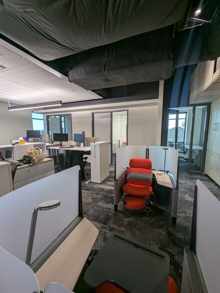 More Photos Of 3900 McCarty Ln, Lafayette Office For Sale