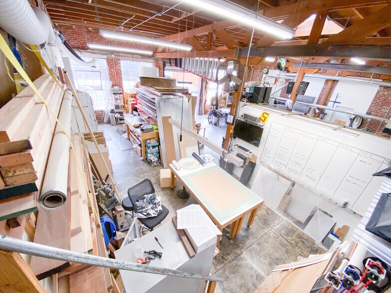 More Photos Of 2295 San Pablo Ave, Berkeley Showroom For Lease