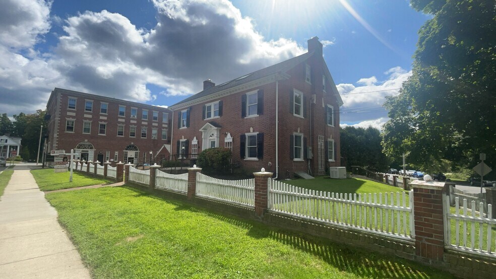 More Photos Of 6 Windsor St, Andover Office For Sale