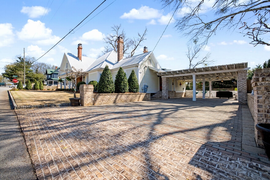 More Photos Of 36 Broad St, Senoia Office For Lease
