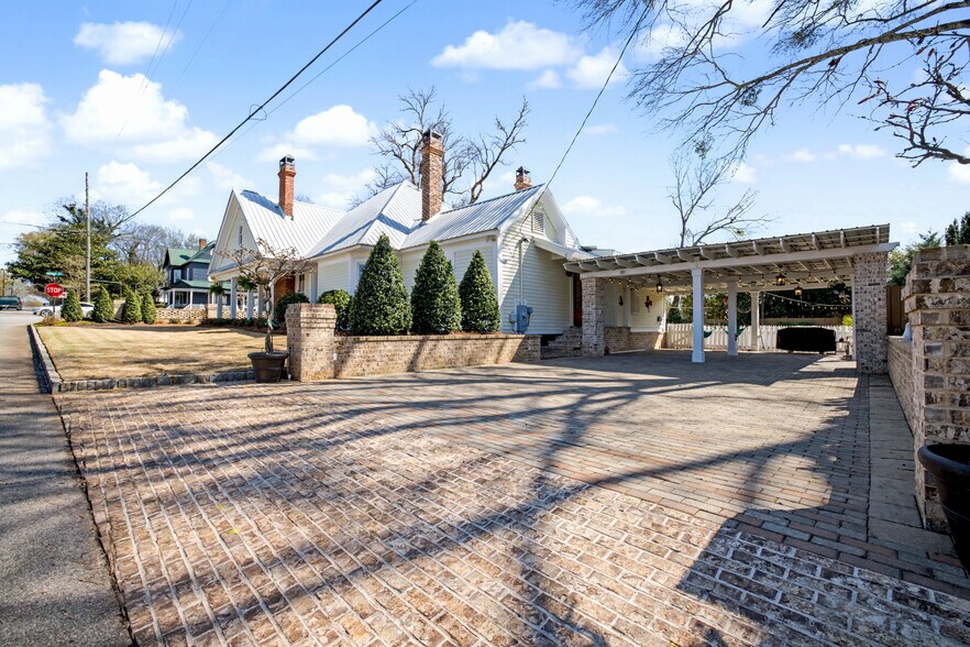 More Photos Of 36 Broad St, Senoia Office For Sale