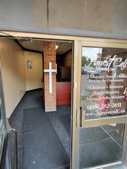 More Photos Of 261-301 Port Union Rd, Toronto Storefront For Lease