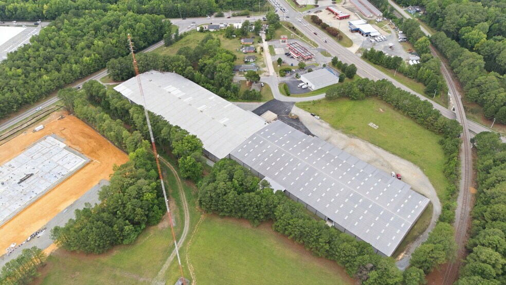 More Photos Of 1730 Five Points Ln, Fuquay-Varina Warehouse For Lease