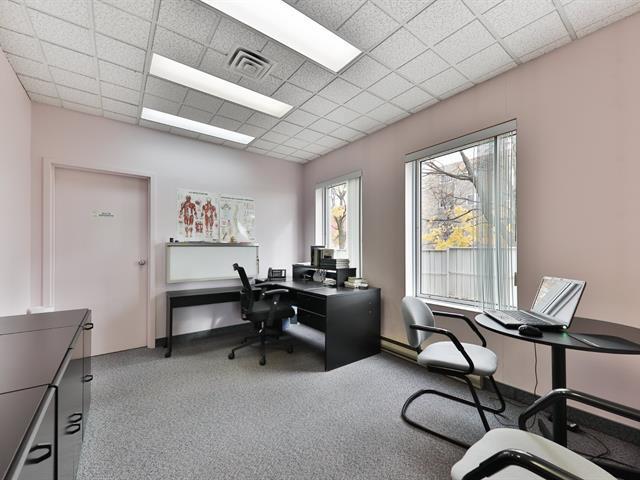 More Photos Of 3065 Ch De Chambly, Longueuil Office For Sale
