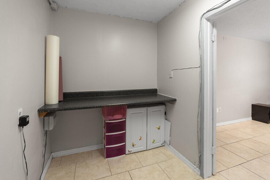 More Photos Of 4900 N 33rd Ave, Saint Petersburg Medical For Sale