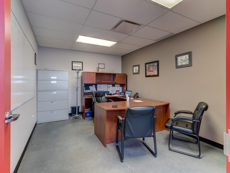 More Photos Of 7005 44 St, Lloydminster Unknown For Lease