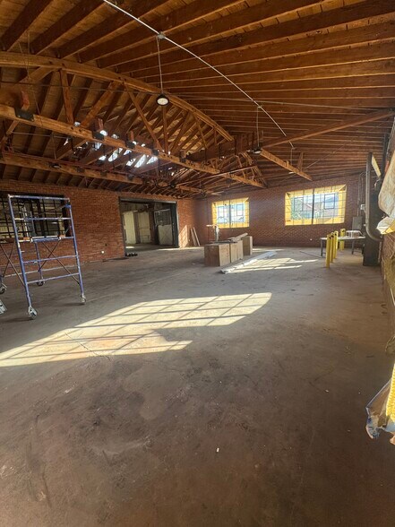 More Photos Of 1623 Nadeau St, Los Angeles Manufacturing For Lease