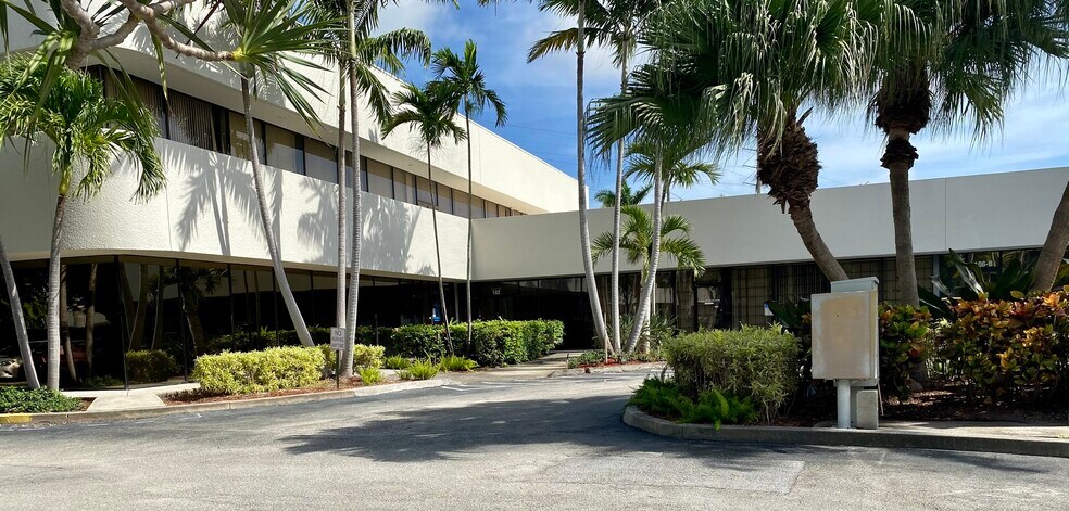 More Photos Of 5840 Corporate Way, West Palm Beach Flex For Lease