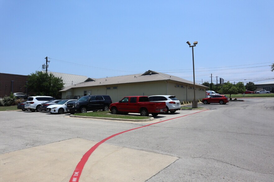 More Photos Of 1700 Ranch Road 620 S, Lakeway Storefront Retail Office For Sale