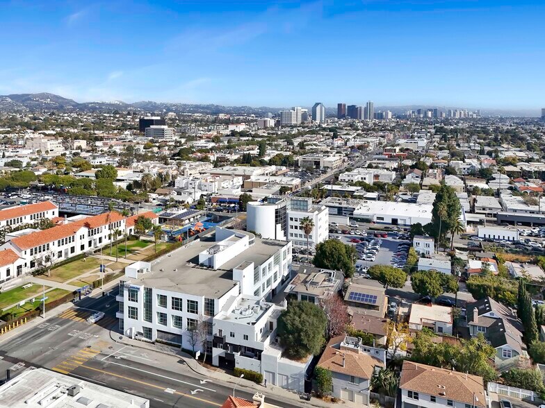 More Photos Of 1411-1413 Cloverfield Blvd, Santa Monica Apartments For Sale