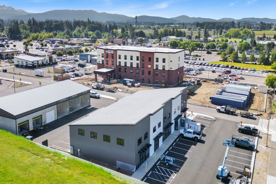 More Photos Of 115 Duffner, Lynden General Retail For Lease