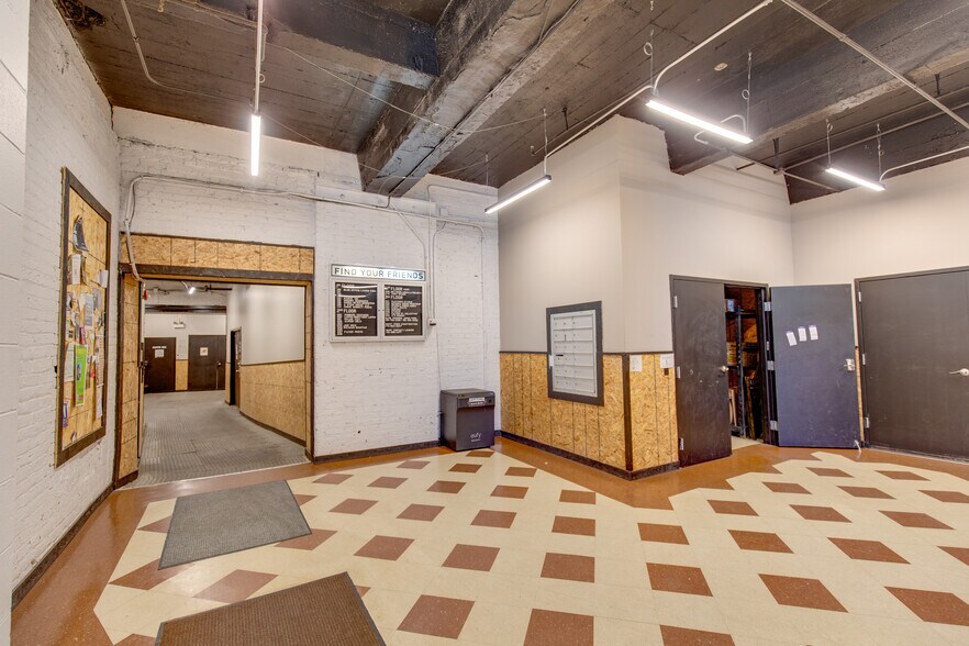 More Photos Of 1821 W Hubbard St, Chicago Loft Creative Space For Lease